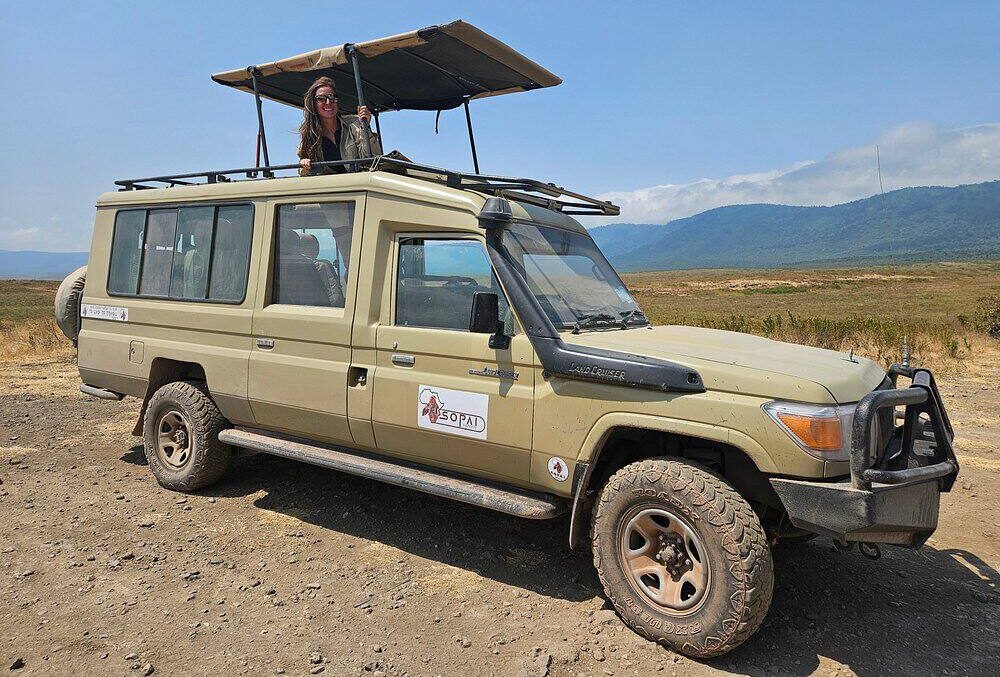 Sapai Africa Safaris - Vehicles Serengeti